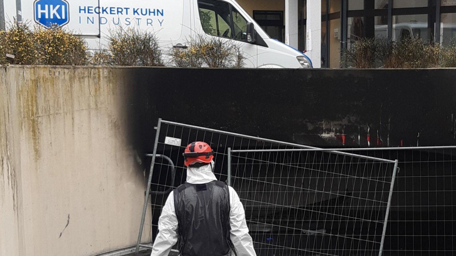 Die Ermittler möchten die Ursache des Brandes in der Tiefgarage herausfinden. Foto: Mross