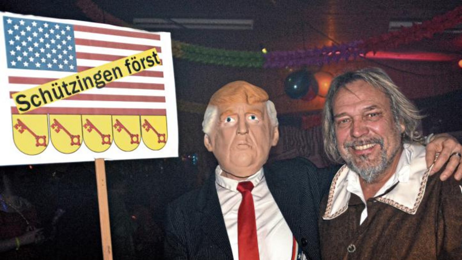 Siggi Nonnenmann, Vorsitzender des TV Schützingen (rechts), durfte in diesem Jahr einen prominenten Gast aus den USA willkommen heißen. Foto: Stahlfeld Siggi Nonnenmann, Vorsitzender des TV Schützingen (rechts), durfte in diesem Jahr einen prominenten Gast aus den USA willkommen heißen. Foto: Stahlfeld