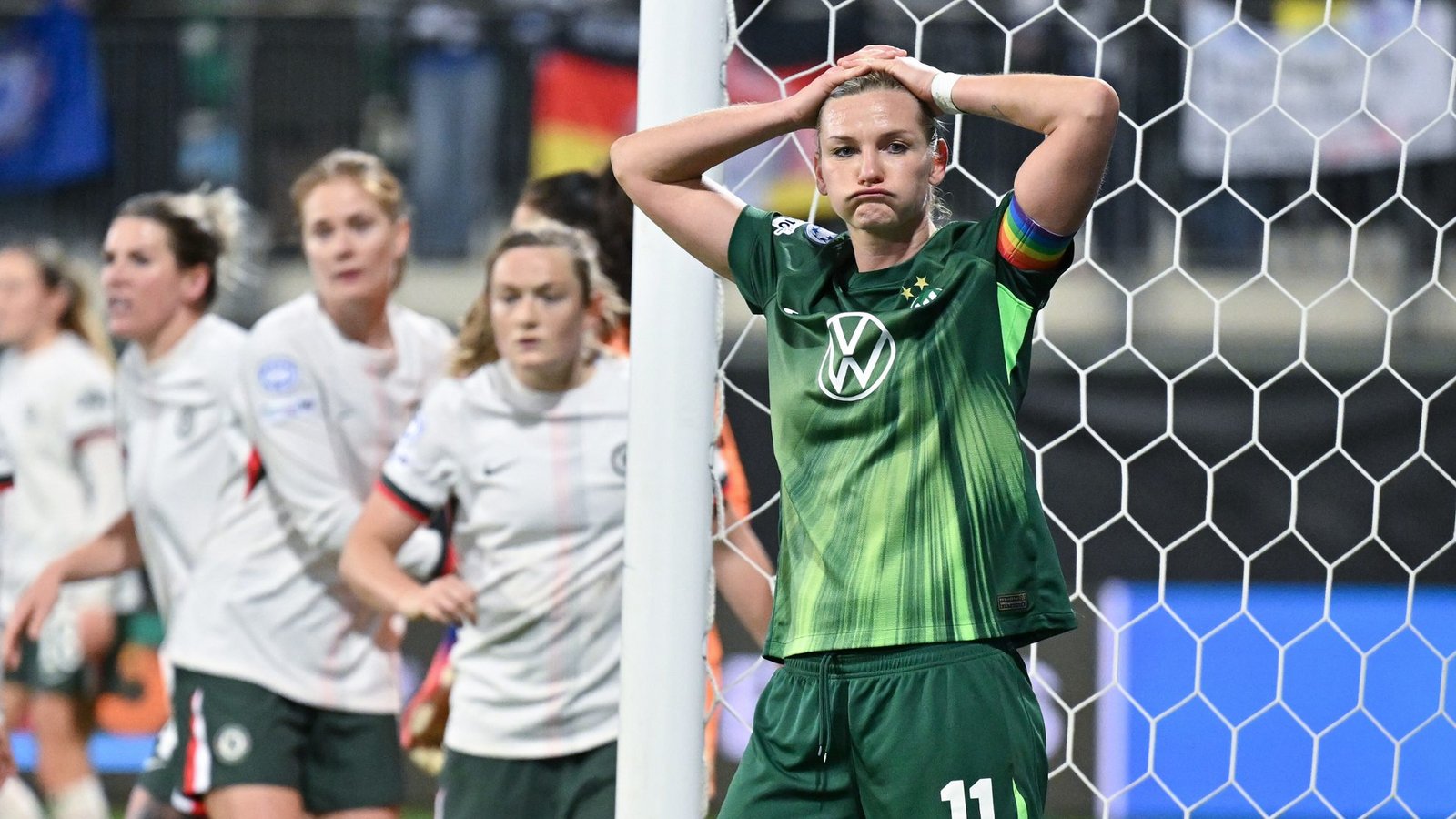 Alexandra Popp im Trikot des VfL Wolfsburg. Wie geht es für sie in der neuen Saison weiter?Foto: picture alliance/dpa | Swen Pförtner