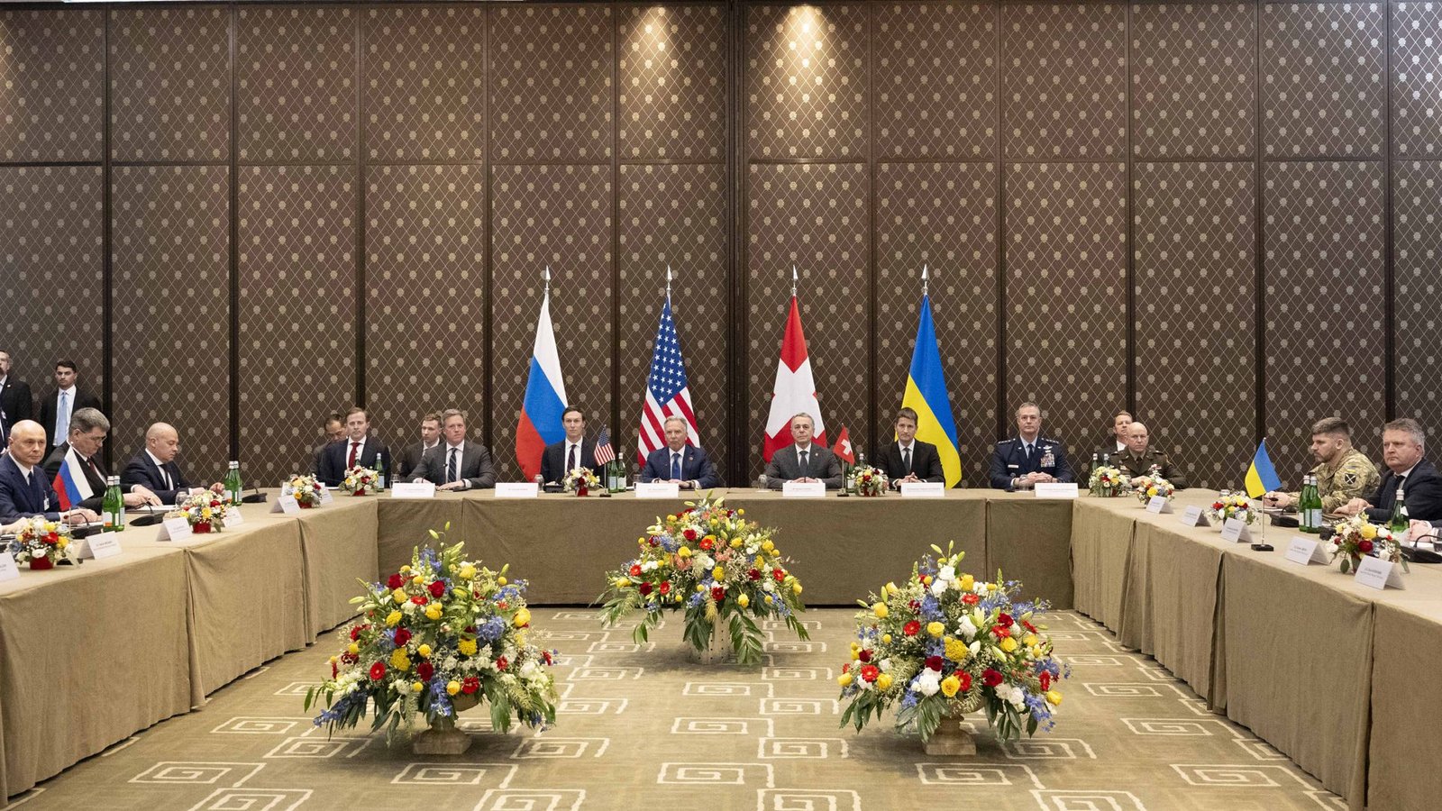 Vertreter der Ukraine, Russlands und der USA bei Gesprächen in GenfFoto: Beatrice Devenes/The Swiss Feder Vertreter der Ukraine, Russlands und der USA bei Gesprächen in GenfFoto: Beatrice Devenes/The Swiss Feder