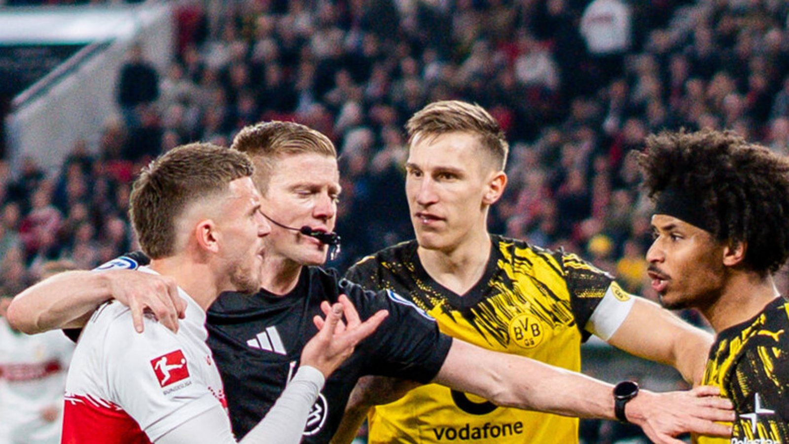 Frust bei Ermedin Demirovic (li.) nach dem späten 0:1-Treffer für Borussia Dortmund. Ist der VfB-Stürmer aber einfach auch zu spät eingewechselt worden?Foto: imago/Kirchner-Media