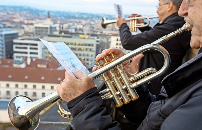 Die Turmbläser spielen immer dienstags und donnerstags um 8.45 Uhr.<span class='image-autor'>Foto: Lichtgut/Leif Piechowski</span>