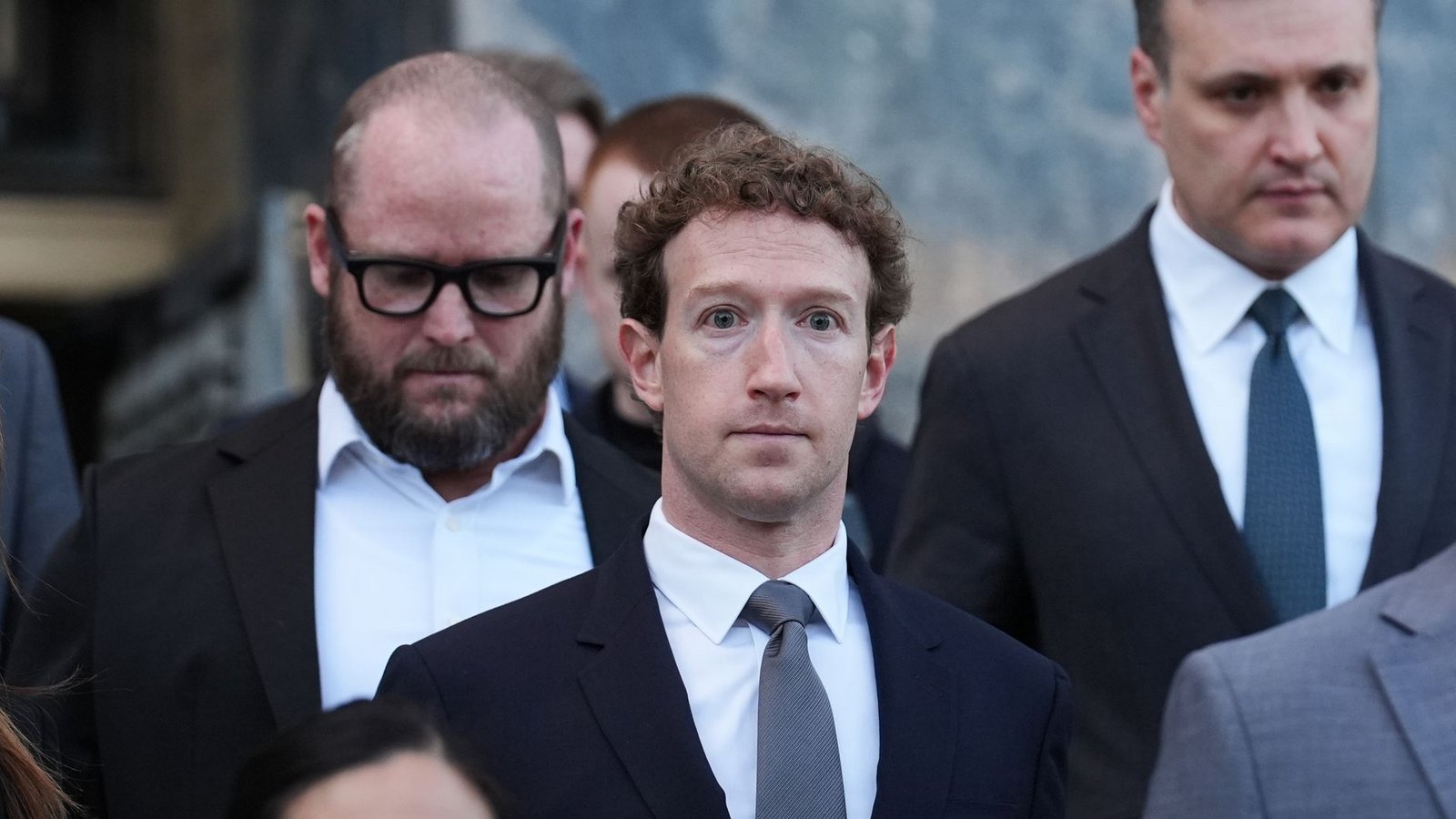 Auch Meta-Chef Mark Zuckerberg wurde in dem Prozess vor Geschworenen befragt. (Archivbild)Foto: Damian Dovarganes/AP/dpa