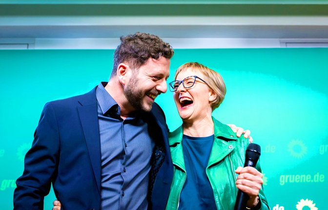 Franziska Brantner (rechts)und Felix Banaszak, die Bundesvorsitzenden von Bündnis 90/Die Grünen, in der  Parteizentrale<span class='image-autor'>Foto: dpa/Christoph Soeder</span>