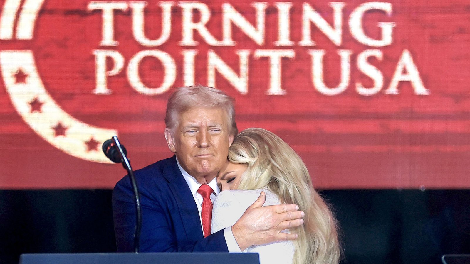 Kirks Witwe Erika hielt eine emotionale Rede.Foto: Getty Images via AFP