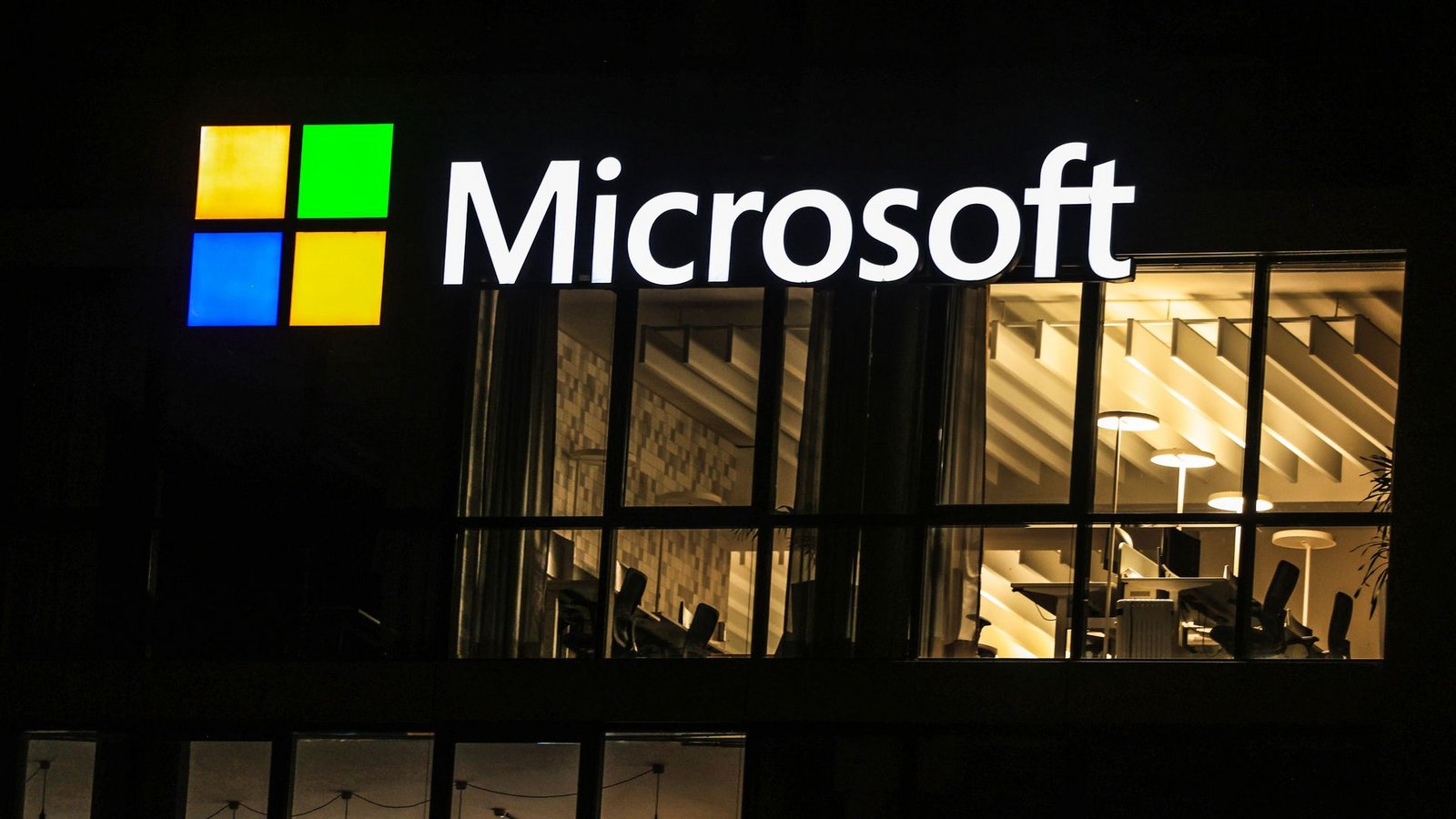 Der Softwarekonzern Microsoft ist einer der führenden Anbieter von KI-Systemen weltweit.Foto: Oliver Berg/dpa