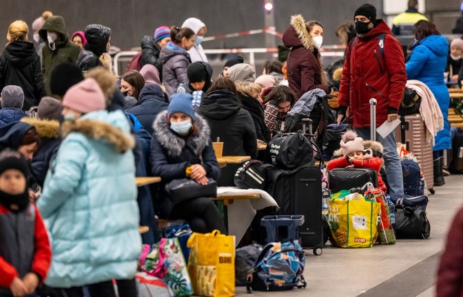 In Deutschland kommen ein Gros der Flüchtlinge aus der Ukraine in Berlin an.<span class='image-autor'>Foto: Hannibal Hanschke/dpa</span>