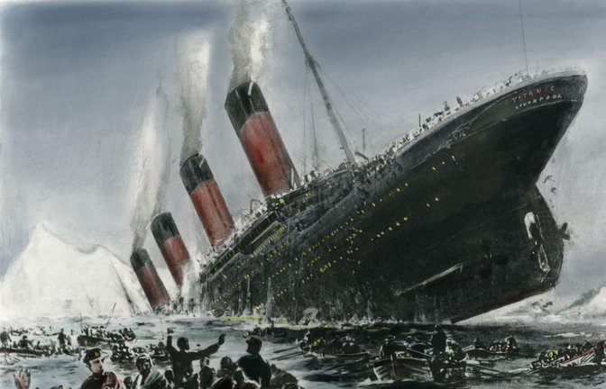 Zeitgenössische Darstellung des Untergangs der Titanic.<span class='image-autor'>Foto: dpa/picture alliance/akg/images</span>