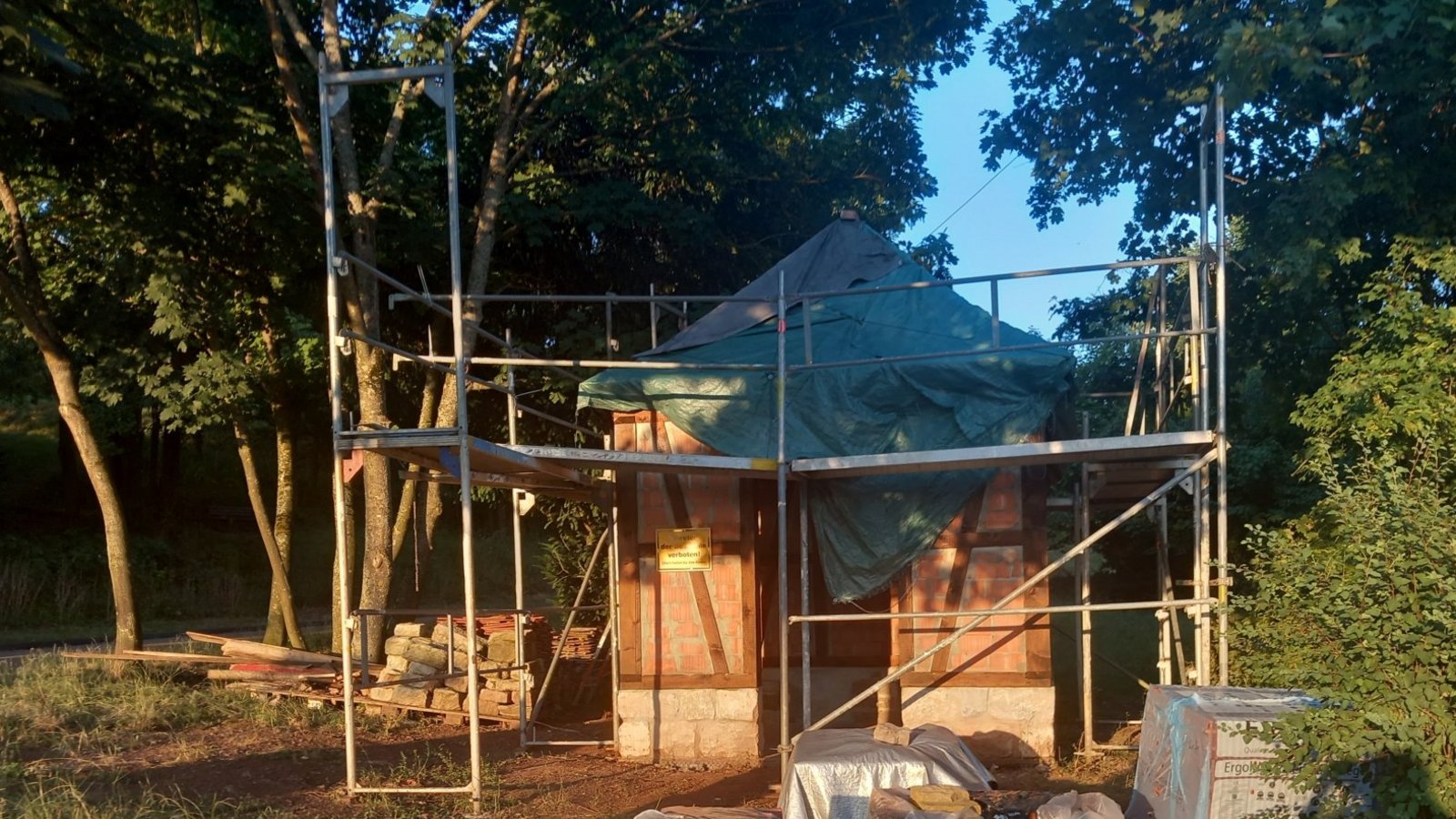 Das Spielberger Bahnhöfle wird Rastmöglicheit am Fontanisbrunnen. Foto: Glemser Das Spielberger Bahnhöfle wird Rastmöglicheit am Fontanisbrunnen. Foto: Glemser