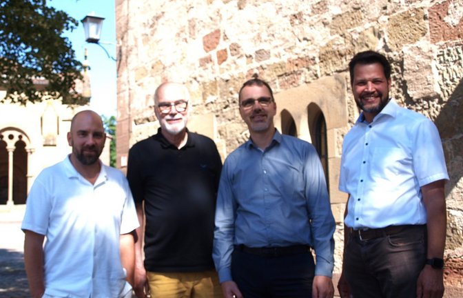 Voller Vorfreude auf ein besonderes Event in der Klosterstadt (von links): Sebastian Studnitzky, Gerhard Baral, Paul Taube und Bürgermeister Aaron Treut.  <span class='image-autor'>Foto: Filitz</span>