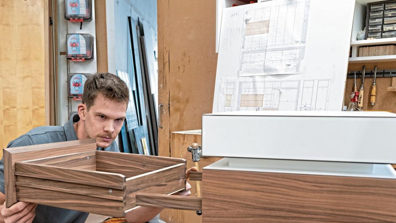 Marcel Vogel mit seinem Gesellenstück. Foto: Factum/Weise Marcel Vogel mit seinem Gesellenstück. Foto: Factum/Weise