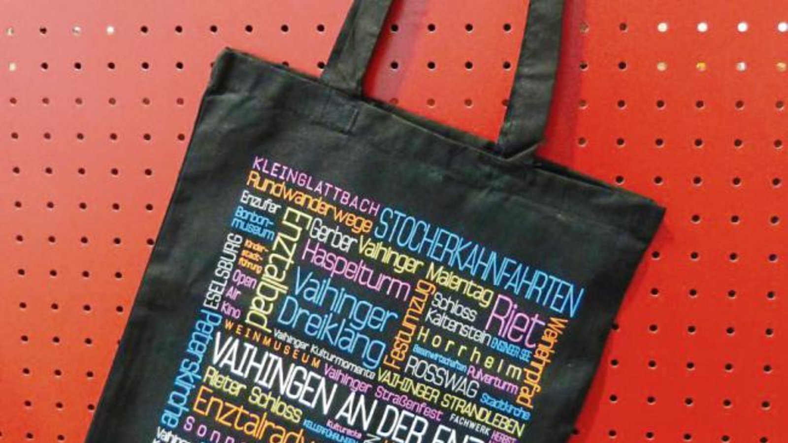 Die Vaihinger Taschen werden ab heute in der Touristinformation verkauft. Kosten: 3,50 Euro. Foto: pv Die Vaihinger Taschen werden ab heute in der Touristinformation verkauft. Kosten: 3,50 Euro. Foto: pv