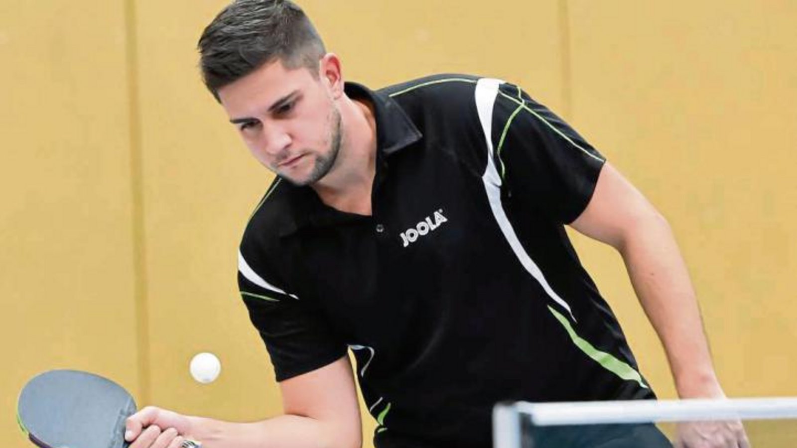 Dominik Beck hat nach 1:2-Satz-Rückstand sein Duell gegen den Oberderdinger Rouven Bucher noch gedreht und den TSV Enzweihingen mit 5:1 in Führung gebracht. Foto: Leitner Dominik Beck hat nach 1:2-Satz-Rückstand sein Duell gegen den Oberderdinger Rouven Bucher noch gedreht und den TSV Enzweihingen mit 5:1 in Führung gebracht. Foto: Leitner