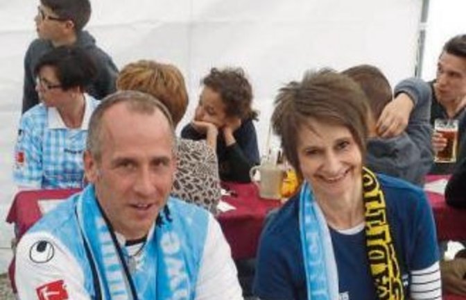 Marcus Feile, Präsident der Sersheimer Löwen, mit dem Ehrengast Marlies Blume. p