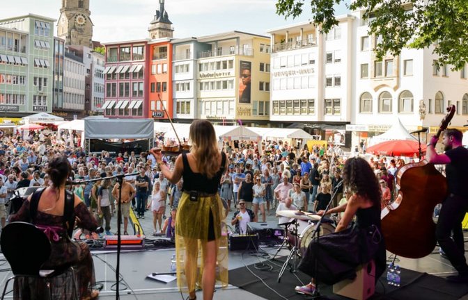 Die Band Baba Yaga aus Wien hat am Dienstag als erster von 15 Acts auf dem Marktplatz gespielt.<span class='image-autor'>Max Kovalenko</span>