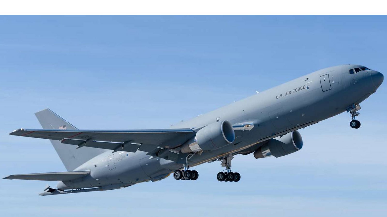 Die Boeing KC-46 Pegasus ist ein Tankflugzeug, Passagier- und Frachttransport. Das Tankflugzeug hat eine maximale Treibstoffkapazität von circa 96 297 kg und bis zu 94 198 kg zur Luftbetankung.Foto: DoD/Staff Sgt. Nathan Eckert Die Boeing KC-46 Pegasus ist ein Tankflugzeug, Passagier- und Frachttransport. Das Tankflugzeug hat eine maximale Treibstoffkapazität von circa 96 297 kg und bis zu 94 198 kg zur Luftbetankung.Foto: DoD/Staff Sgt. Nathan Eckert