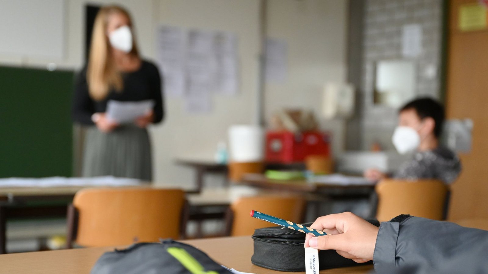 Die Omikron-Welle trifft vor allem Kindergärten und Schulen.Foto: dpa/Bernd Weißbrod Die Omikron-Welle trifft vor allem Kindergärten und Schulen.Foto: dpa/Bernd Weißbrod