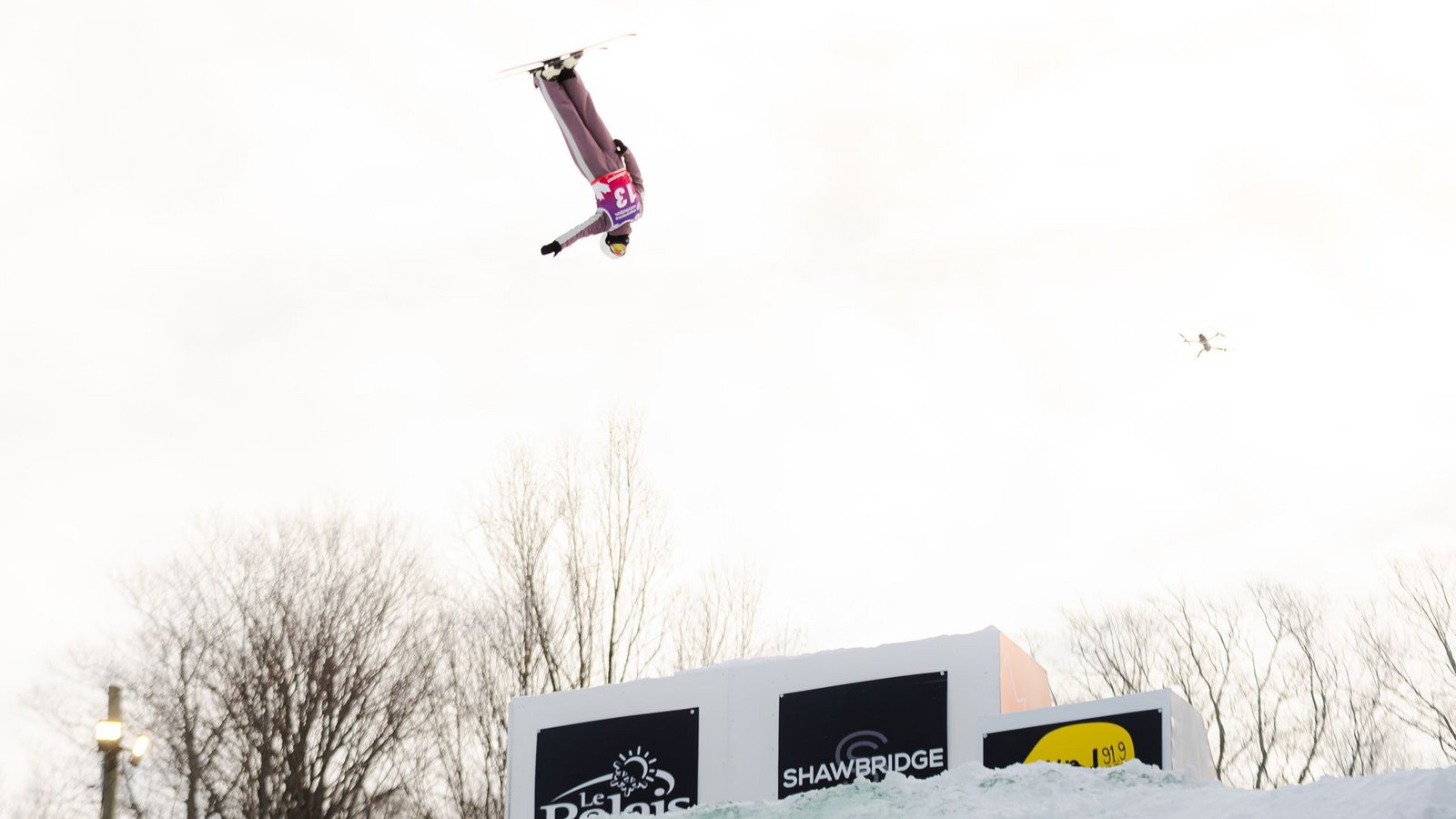 Emma Weiß in Aktion – in der Disziplin Aerials geht es hoch hinaus.Foto: Productions LastDrive Emma Weiß in Aktion – in der Disziplin Aerials geht es hoch hinaus.Foto: Productions LastDrive
