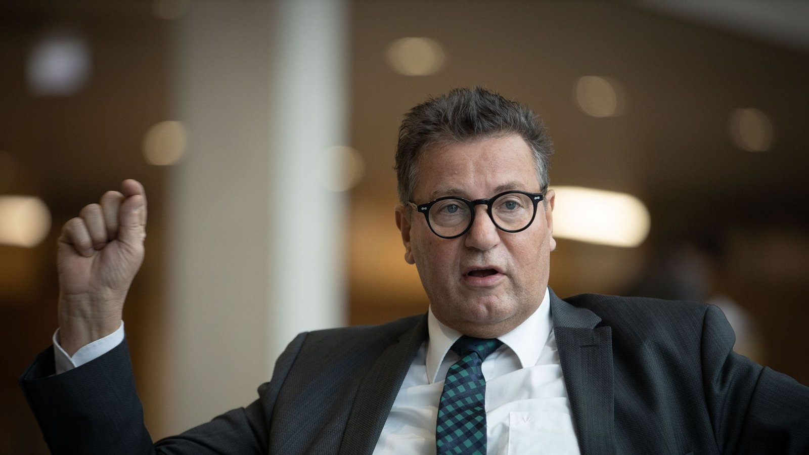 Landwirtschaftsminister Peter Hauk (CDU) im Landtag im Gespräch mit unserer Zeitung.Foto: Lichtgut/Leif Piechowski/Leif Piechowski Landwirtschaftsminister Peter Hauk (CDU) im Landtag im Gespräch mit unserer Zeitung.Foto: Lichtgut/Leif Piechowski/Leif Piechowski