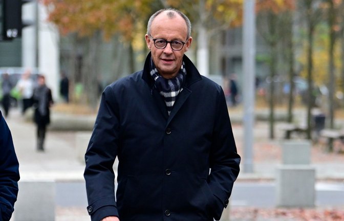 Friedrich Merz auf dem Weg ins Kanzleramt – zunächst allerdings nur zu einem Gespräch mit Olaf Scholz.<span class='image-autor'>Foto: dpa/Fabian Sommer</span>