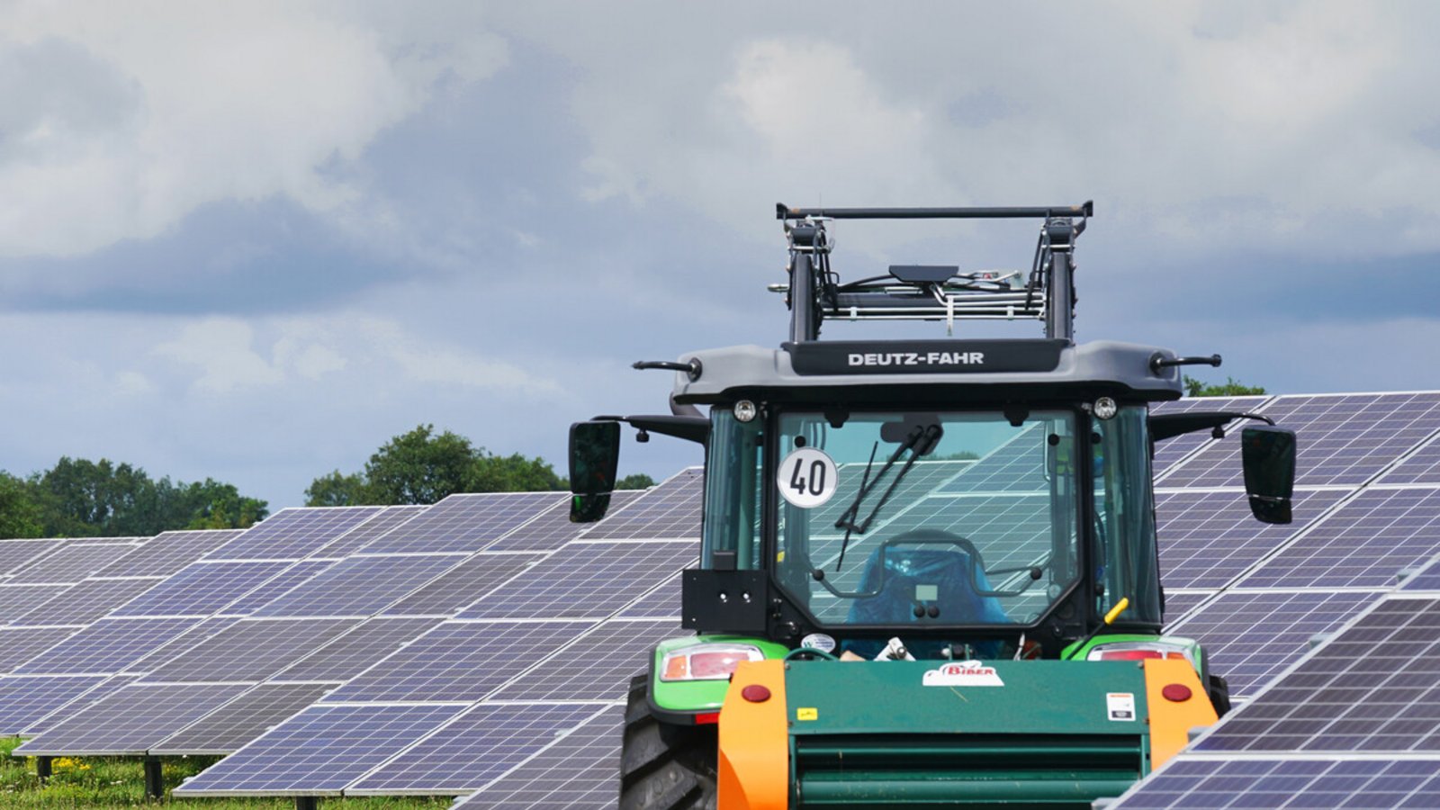 Solarenergie gegen Landwirtschaft – ein ewiger Streit.Foto: dpa/Marcus Brandt Solarenergie gegen Landwirtschaft – ein ewiger Streit.Foto: dpa/Marcus Brandt