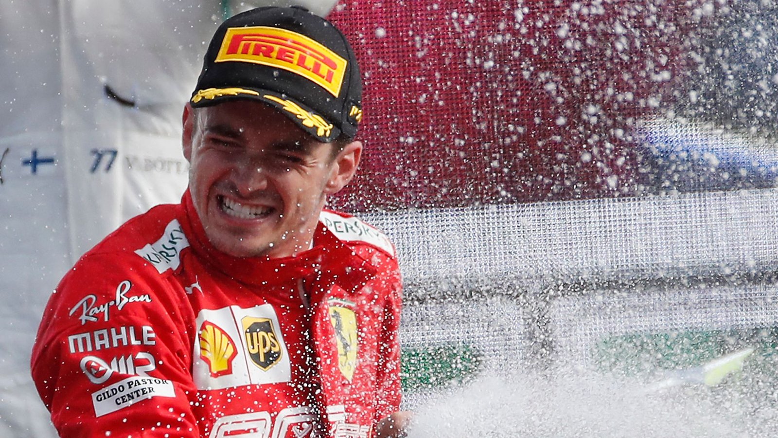 Der große Favorit der Formel 1 heißt Charles Leclerc und fährt für Ferrari.Foto: Antonio Calanni/AP/dpa
