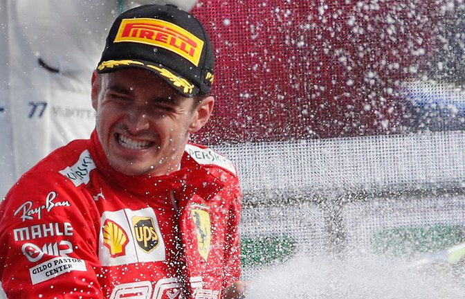 Der große Favorit der Formel 1 heißt Charles Leclerc und fährt für Ferrari.<span class='image-autor'>Foto: Antonio Calanni/AP/dpa</span>