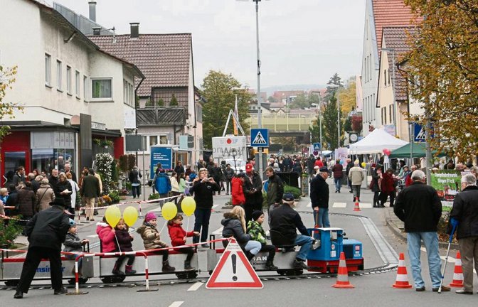 Zügle fahren steht beim verkaufsoffenen Sonntag im Zentrum von Illingen hoch im Kurs. Fotos: Rücker