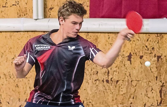 Großglattbachs Jakob Schachtl musste sich in seinem Einzel gegen Olaf Zaoral durch fünf Sätze quälen. Foto: Archiv/Simecek