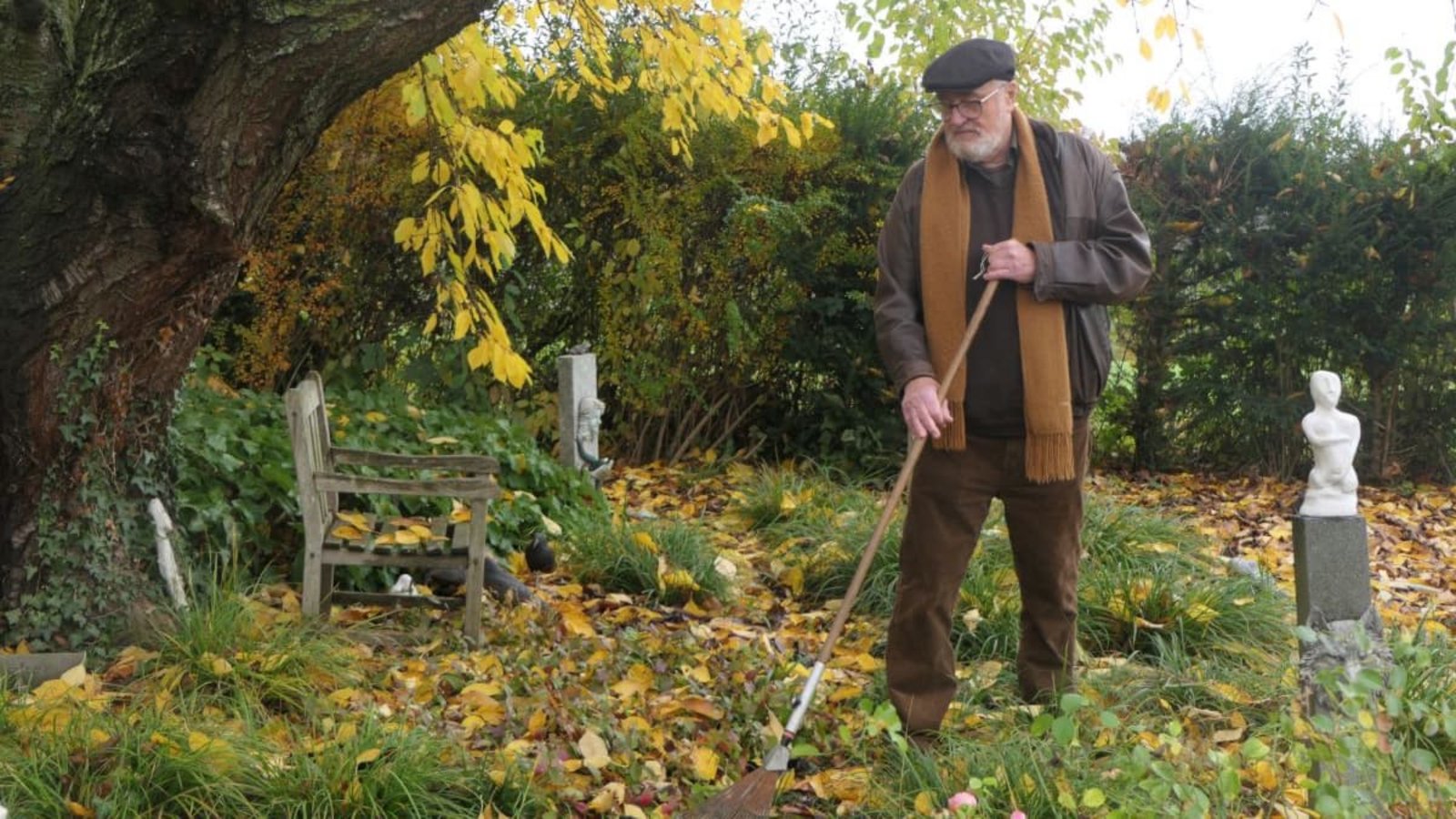 Peter Hakenjos kämpft dafür, dass Menschen frei entscheiden können, was mit der Asche nach ihrem Ableben passiert.privat