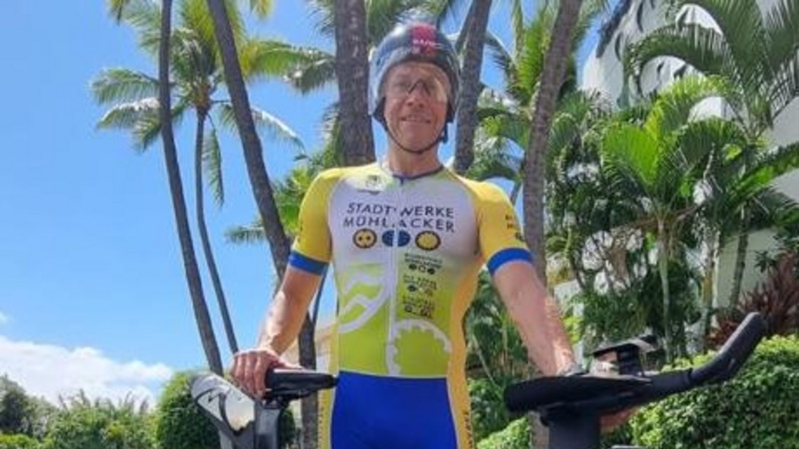 Unter den Palmen von Hawaii hat Thomas Fritsch in den vergangenen Tagen trainiert, um für den Wettbewerb heute fit zu sein. Foto: privat