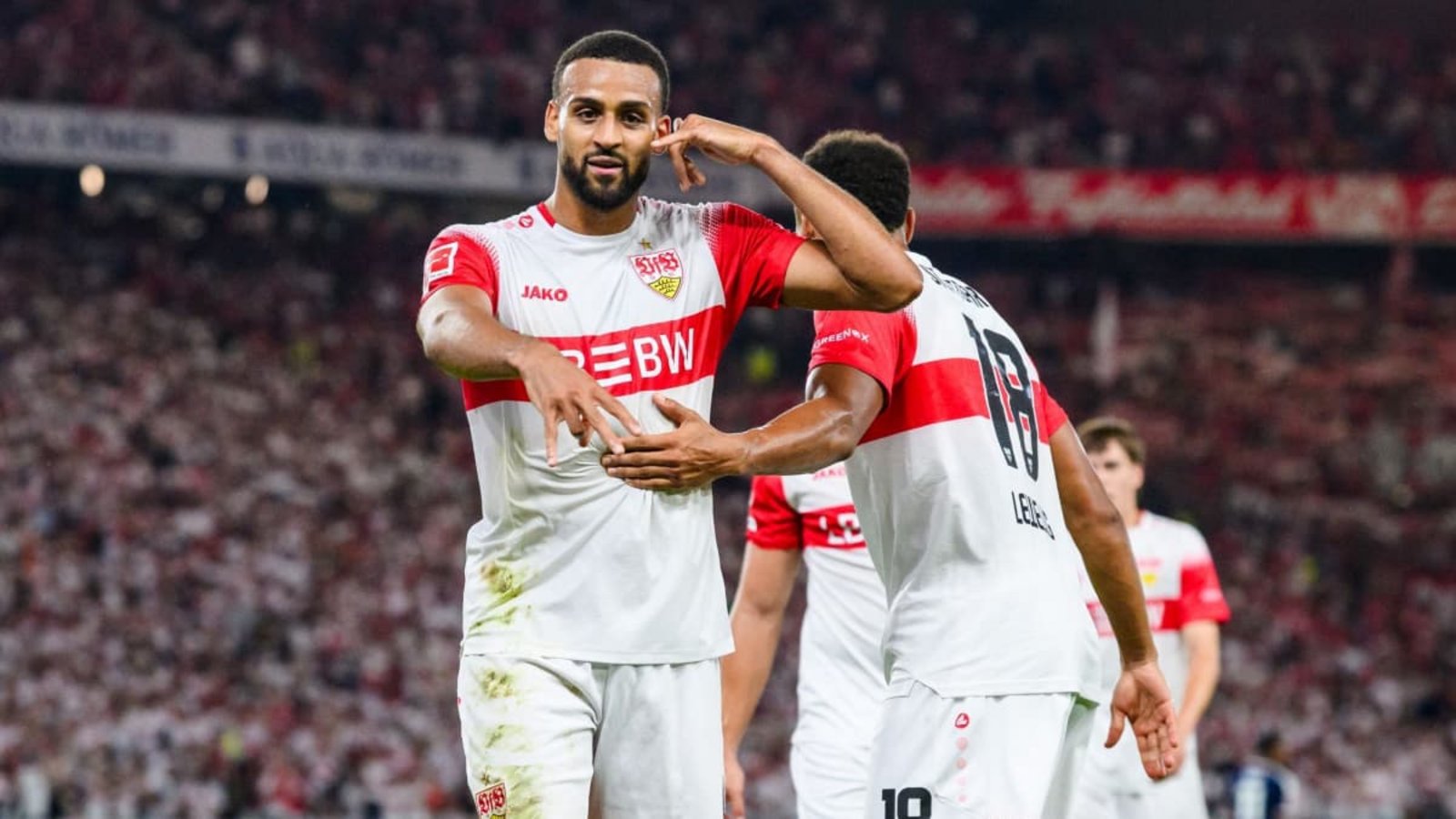 Am Ende trifft er doch noch: Josha Vagnoman feiert sein Tor zum 4:1 gegen Köln.Tom Weller/dpa Am Ende trifft er doch noch: Josha Vagnoman feiert sein Tor zum 4:1 gegen Köln.Tom Weller/dpa