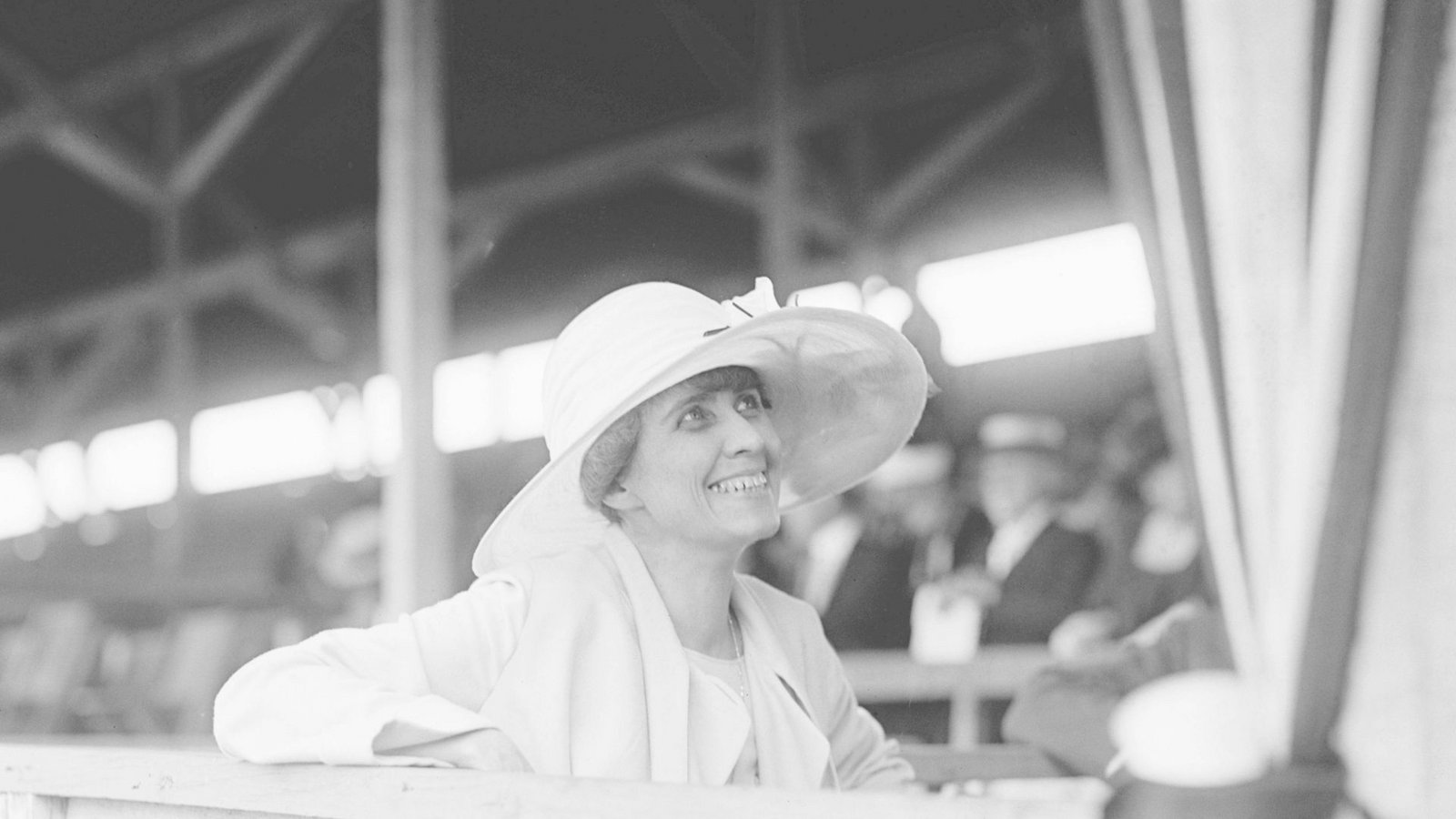 Grace Coolidge (First Lady von 1923 bis 1929): Hochgewachsen und schlank trug die Frau von Calvin Coolidge die elegantesten Kleider. Doch Grace engagierte sich auch sozial – für das Rote Kreuz beispielsweise. Das Paar hatte ein Faible für Tiere und unterhielt im Weißen Haus eine ganze Menagerie.Foto: imago images / ZUMA Wire