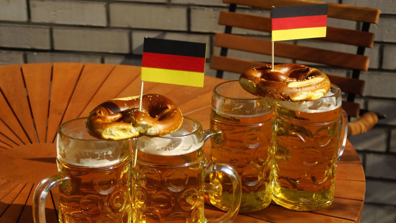 Gastronomie und Handel in Deutschland bleiben so oder so auf Aushilfen angewiesen.Foto: IMAGO/CHROMORANGE