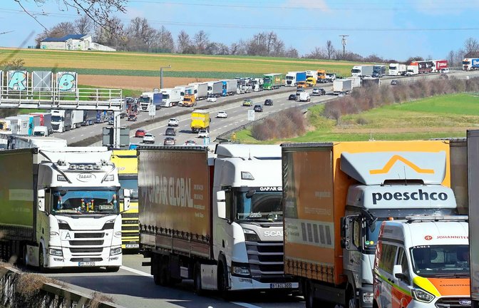 In den Pfingstferien wird auch am Engelbergtunnel wieder Stau erwartet.<span class='image-autor'>Foto: Andreas Rosar Fotoagentur-Stuttg/Andreas Rosar Fotoagentur-Stuttg</span>