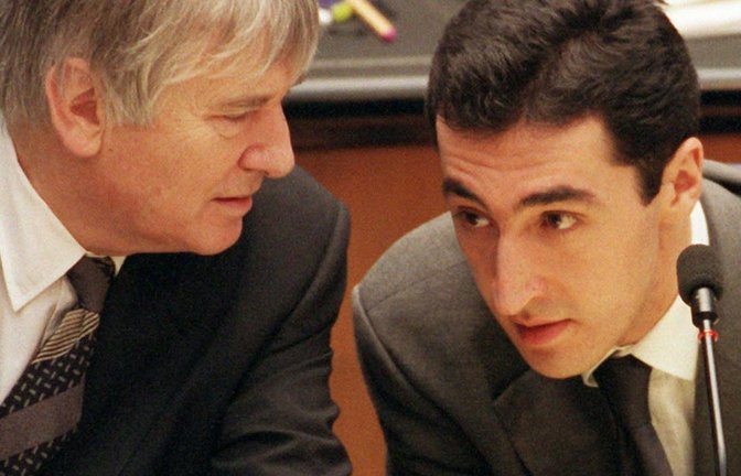Damals kam sein Buch heraus: Özdemir (rechts) 1999 mit dem damaligen Innenminister Schily<span class='image-autor'>Foto: dpa</span>