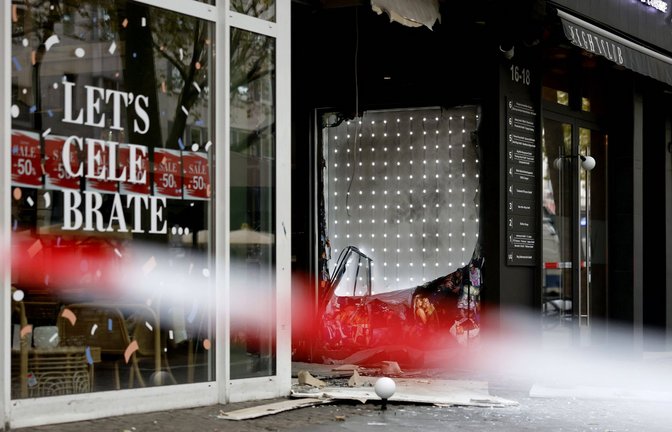 Am Morgen des 16. September 2024 kam es in der Kölner Innenstadt zu einer Explosion an einer Passage neben dem Nachtclub Vanity Club Cologne. Scheiben zerbarsten und Deckenplatten vielen herab, eine Person wurde verletzt. Die Handschrift des Vorfalls erinnert an vergangene Taten der Mocro-Mafia, die aus den Niederlanden ins Rheinland drängt.<span class='image-autor'>Foto: Imago/Panama Pictures</span>