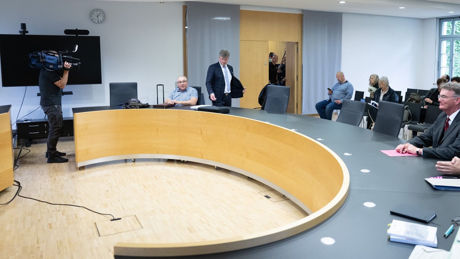 Der sächsische Verfassungsschutz darf das AfD-Mitglied Roland Ulbrich trotz seiner Abgeordnetentätigkeit beobachten.Foto: dpa/Sebastian Kahnert