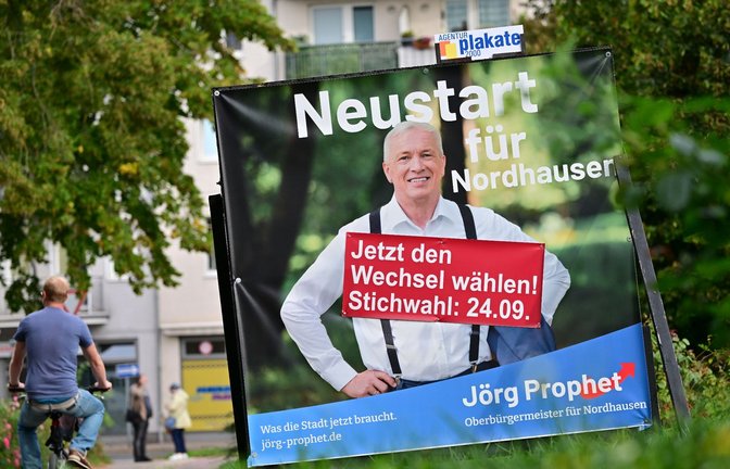 Der AfD-Kandidat Jörg Prophet geht mit einer guten Ausgangsposition in die Stichwahl.<span class='image-autor'>Foto: Martin Schutt/dpa</span>