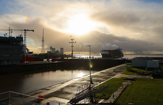 Den Nord-Ostsee-Kanal nutzen wieder mehr Schiffe. (Archivbild)<span class='image-autor'>Foto: Christian Charisius/dpa</span>