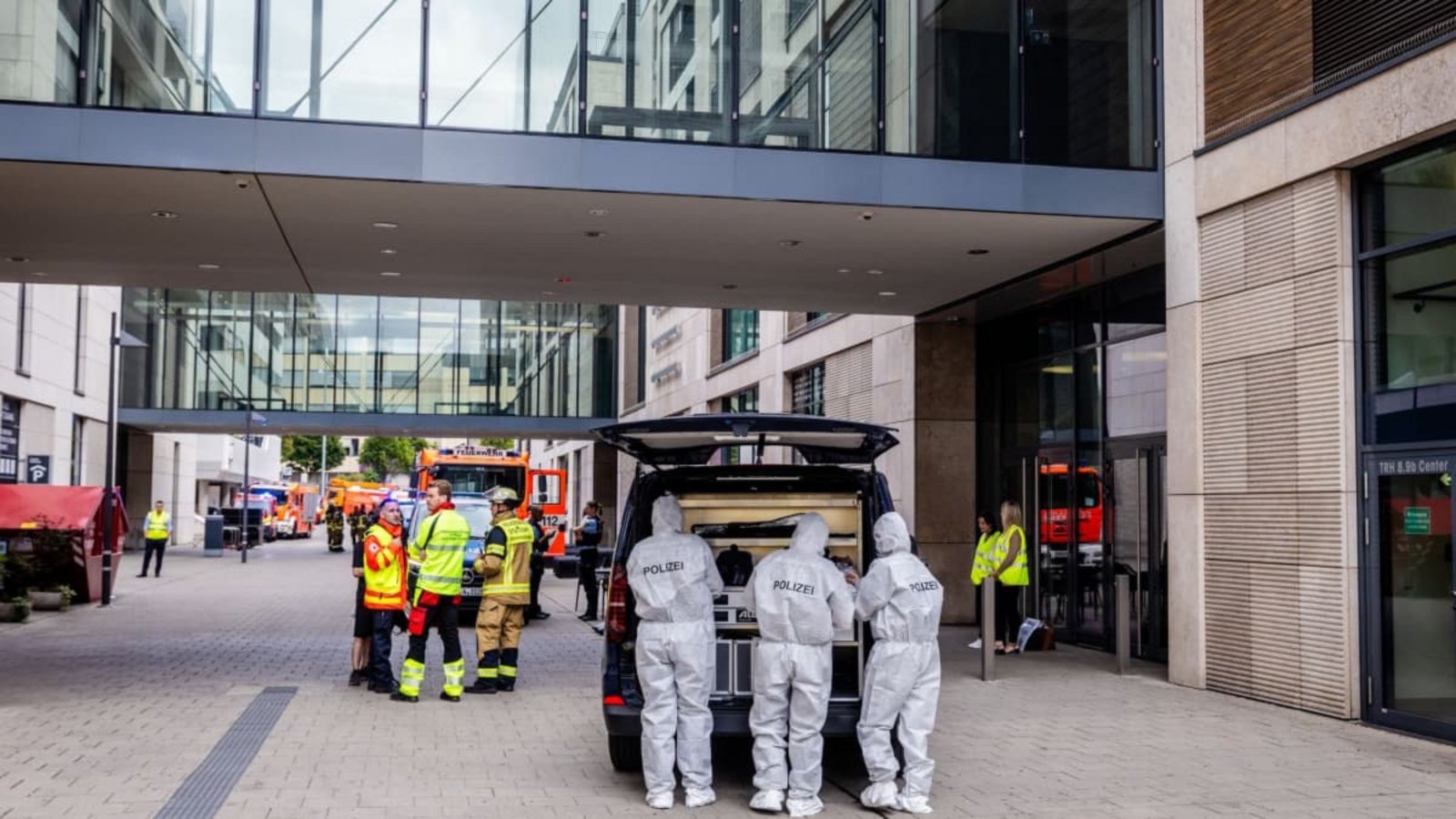 Am Donnerstag gab es einen Großeinsatz am Stuttgarter Einkauszentrum Milaneo.Christoph Schmidt/dpa Am Donnerstag gab es einen Großeinsatz am Stuttgarter Einkauszentrum Milaneo.Christoph Schmidt/dpa