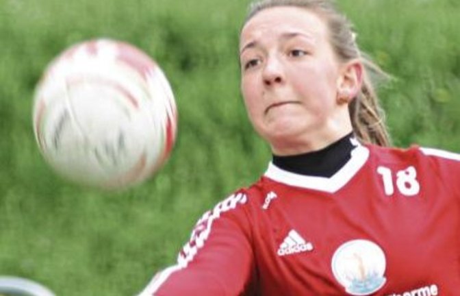 Merle Bremer kämpft mit den Faustballerinnen des TV Vaihingen um den Aufstieg in die 2. Bundesliga Süd.  Foto: Nachreiner