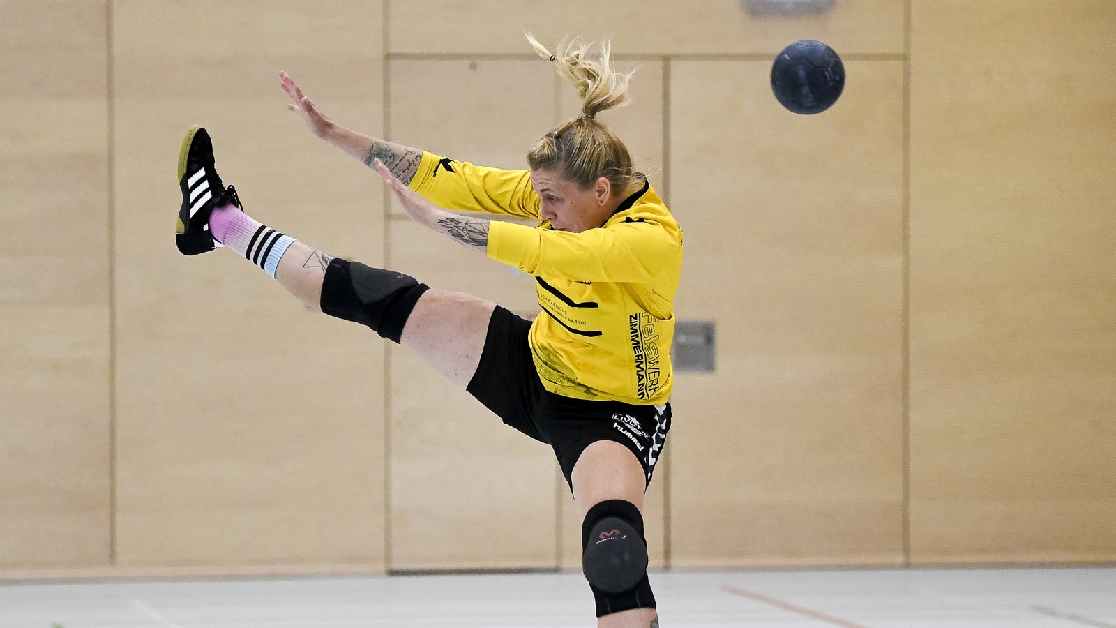 Die Torfrau des HC Metter-Enz Sandra Gattkowski will ihrer Abwehr in Aldingen den Rücken freihalten.  Foto: Leitner