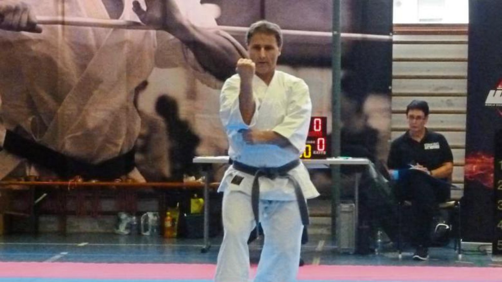 Achim Haubennestel setzt sich in der Kategorie Traditionall 50+ bei der deutschen Budo-Formen-Meisterschaft in Schechingen durch. Foto: privat Achim Haubennestel setzt sich in der Kategorie Traditionall 50+ bei der deutschen Budo-Formen-Meisterschaft in Schechingen durch. Foto: privat