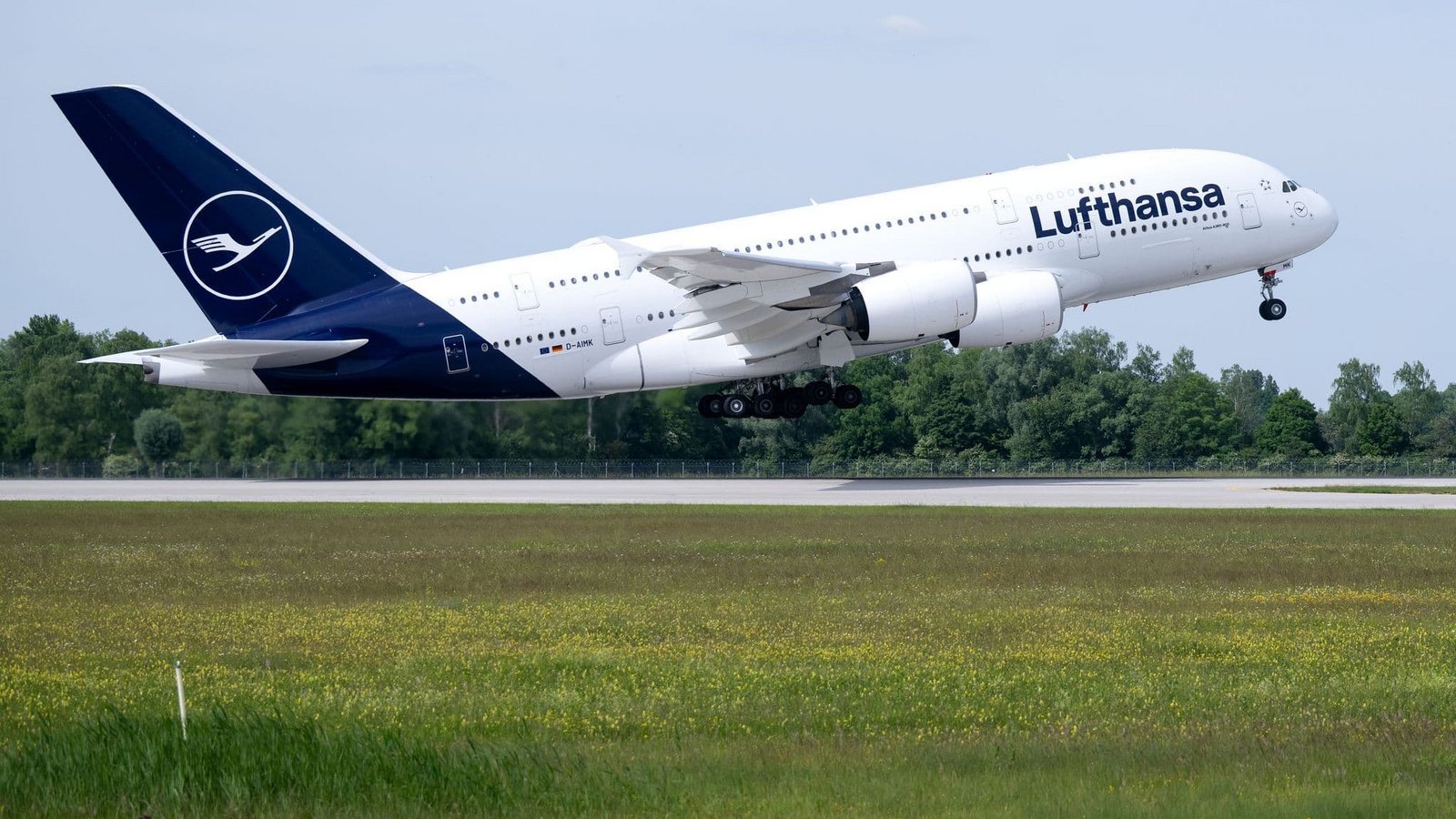 Lufthansa betreibt ihre A380-Flotte in München. (Symbolbild)Sven Hoppe/dpa