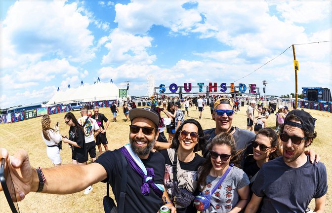 Zahlreiche Besucher genießen die Stimmung beim „Southside“-Festival in Neuhausen ob Eck.<span class='image-autor'>Foto: Patrick Nädele</span>