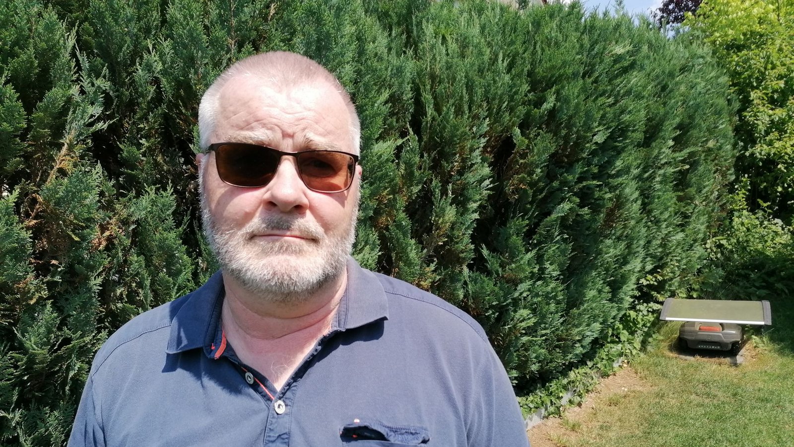 Dietmar S. ist auf einem Auge so gut wie blind – und überzeugt, dass er unter einem Impfschaden leidet.Foto: Christian Gottschalk Dietmar S. ist auf einem Auge so gut wie blind – und überzeugt, dass er unter einem Impfschaden leidet.Foto: Christian Gottschalk