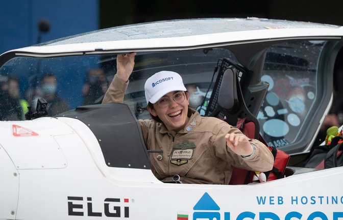 Pilotin Zara Rutherford landet in Hessen