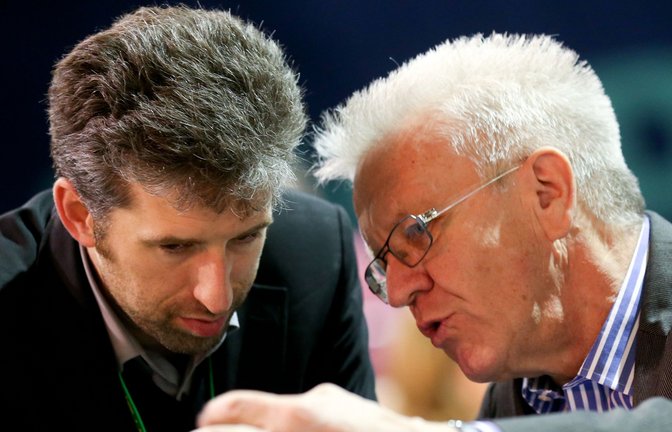 Winfried Kretschmann (rechts) und Boris Palmer pflegen nach den Worten Kretschmanns noch engen Kontakt.<span class='image-autor'>Foto: dpa/Kay Nietfeld</span>