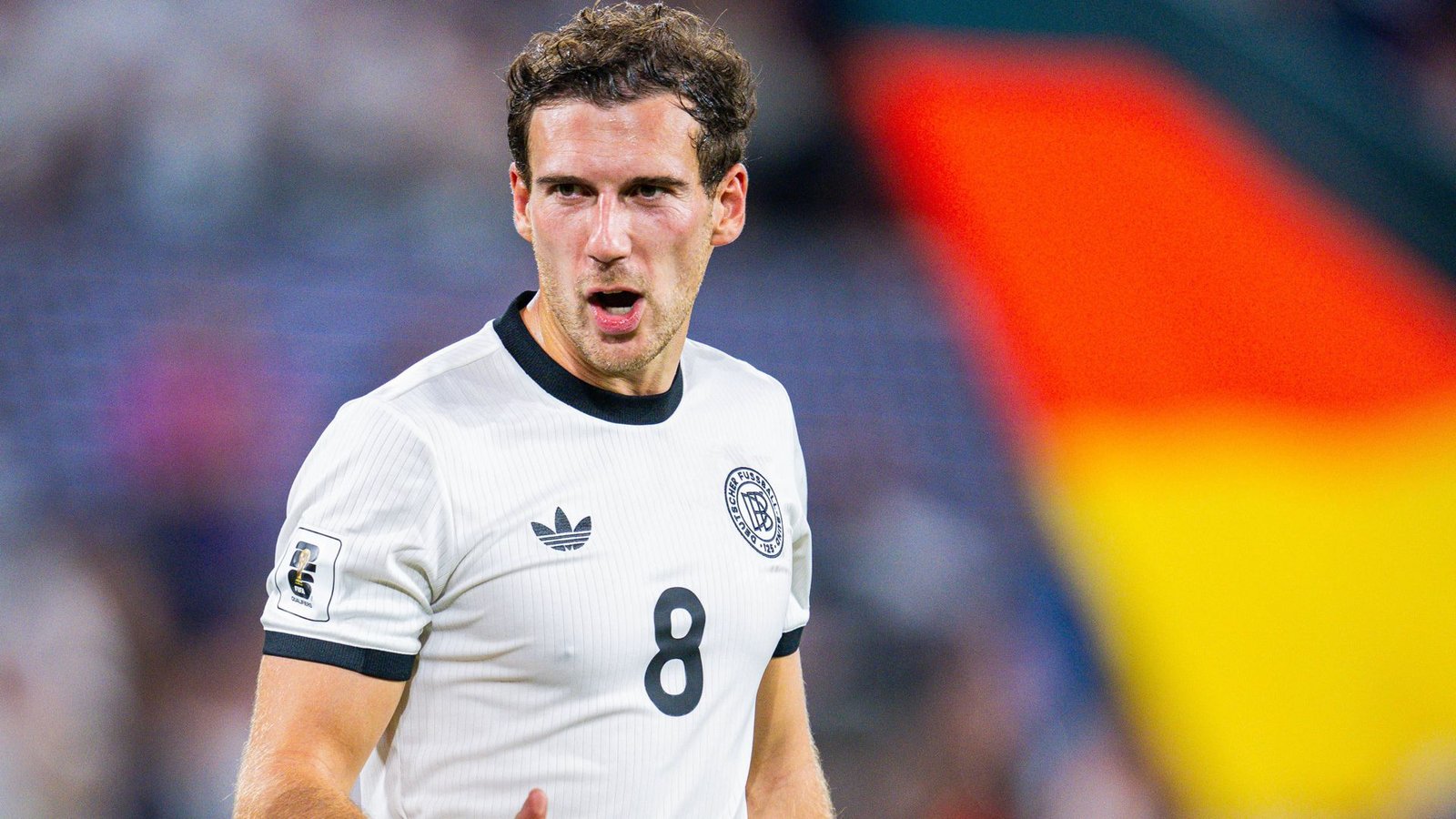 Leon Goretzka (Note 3,5): Der Mittelfeldmann des FC Bayern sollte Wucht und Zug zum Tor auf den Platz bringen gegen die Nordiren – was ihm selten gelang. Ein eher unauffälliger Auftritt, in der Defensive aber zupackend gegen die körperlich starken Gastgeber.Foto: IMAGO/Noah Wedel